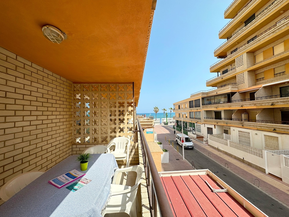 APARTAMENTOS BERNAT PIE DE PLAYA 3000 33/68