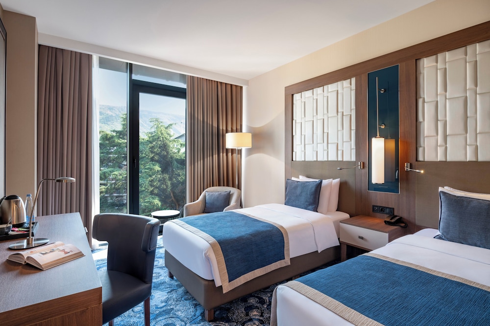 Superior Twin Room: