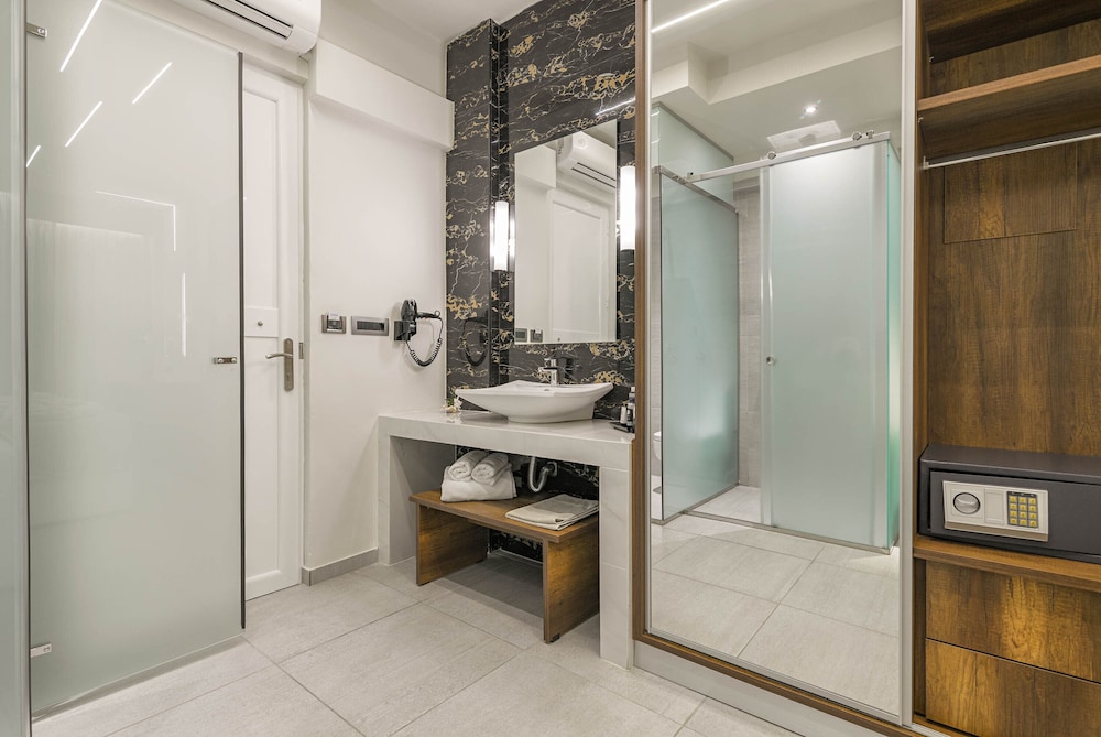Litore Luxury Living 50/50
