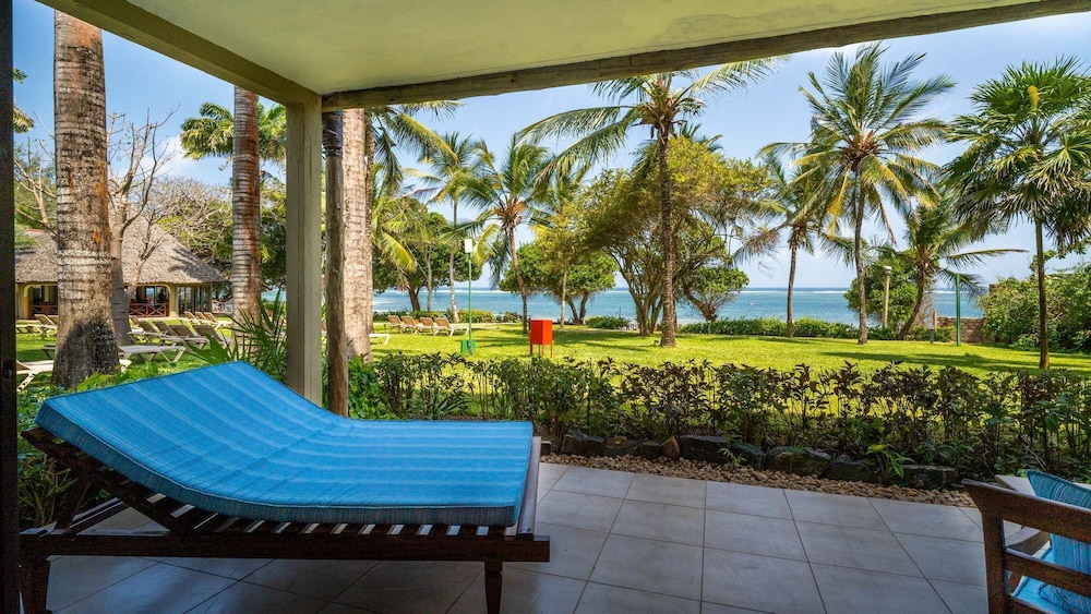 Baobab Beach Resort 33/72