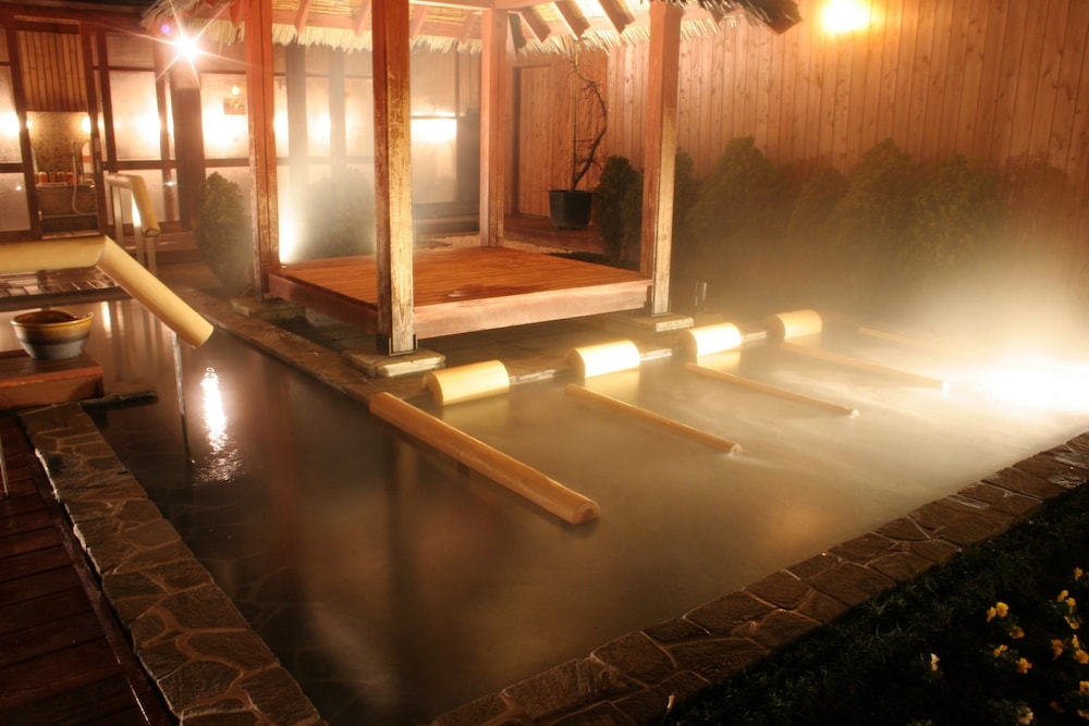 Izukogen Wanwan Paradise Hotel & Cottage 32/57