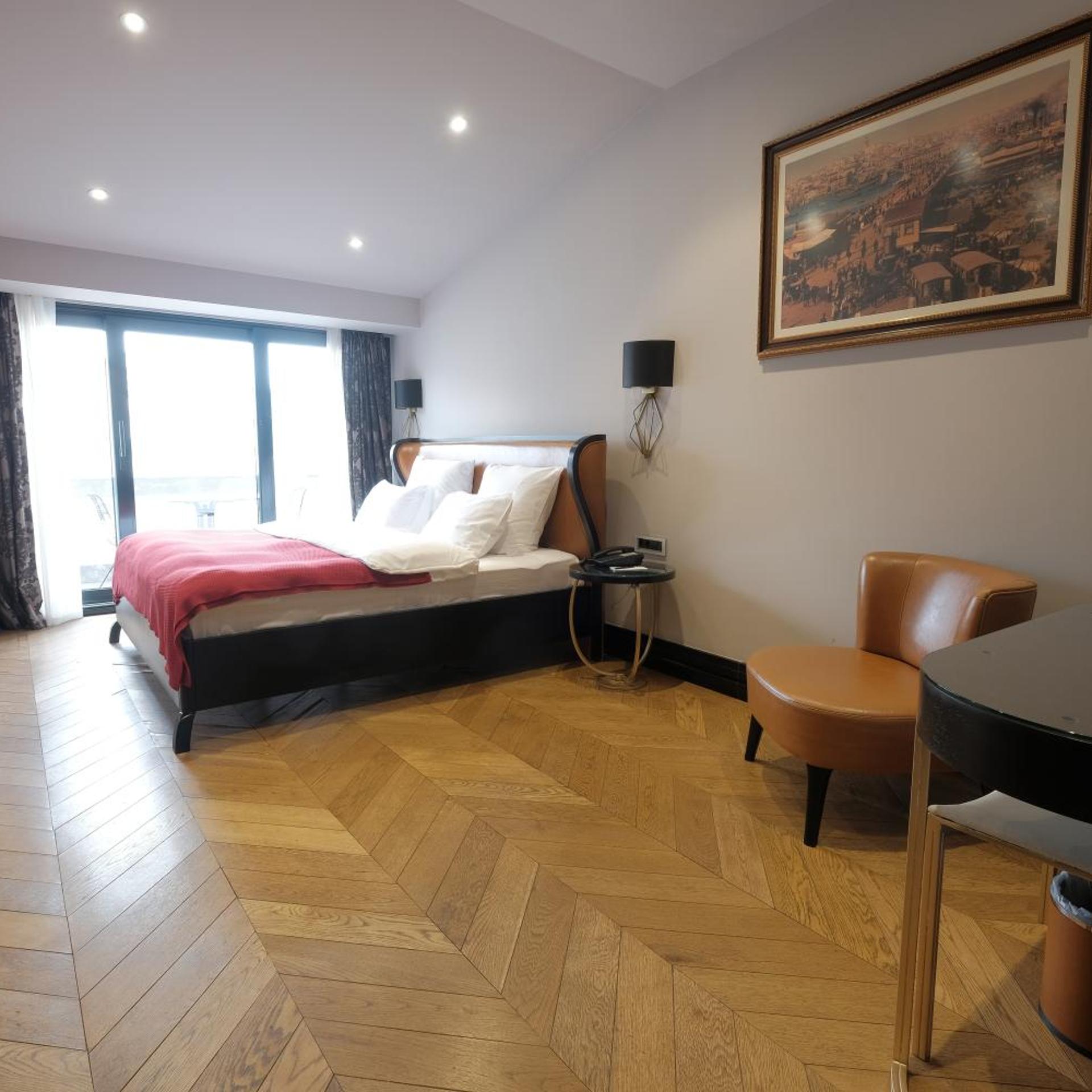 Superior, Double Bed, Tower View, Balcony، Nordstern Hotel Galata 2/6
