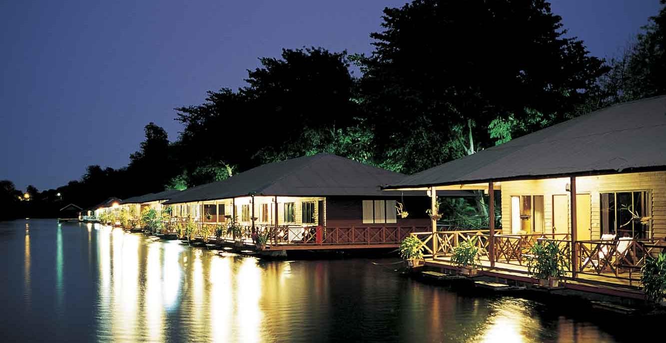 STANDARD, RIVER VIEW