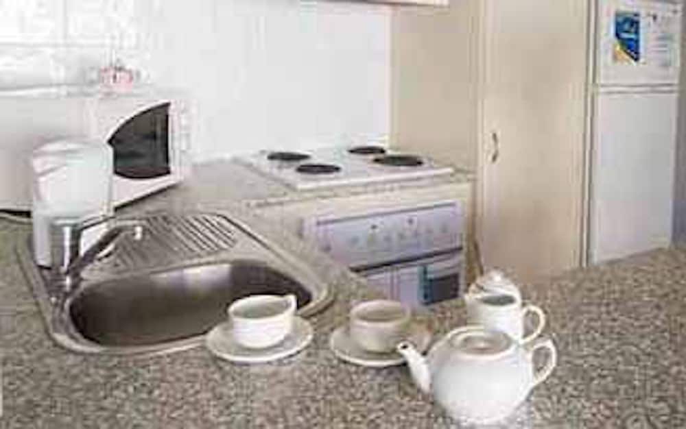 Karana Palms Self Contained Apartments 23/58