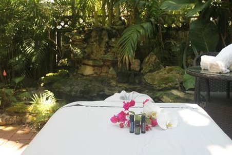 Island City House Hotel 27/29