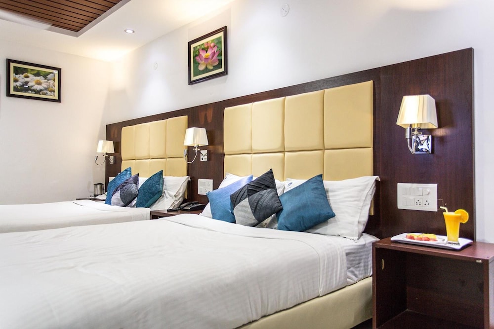 Rajmahal Inn 18/50