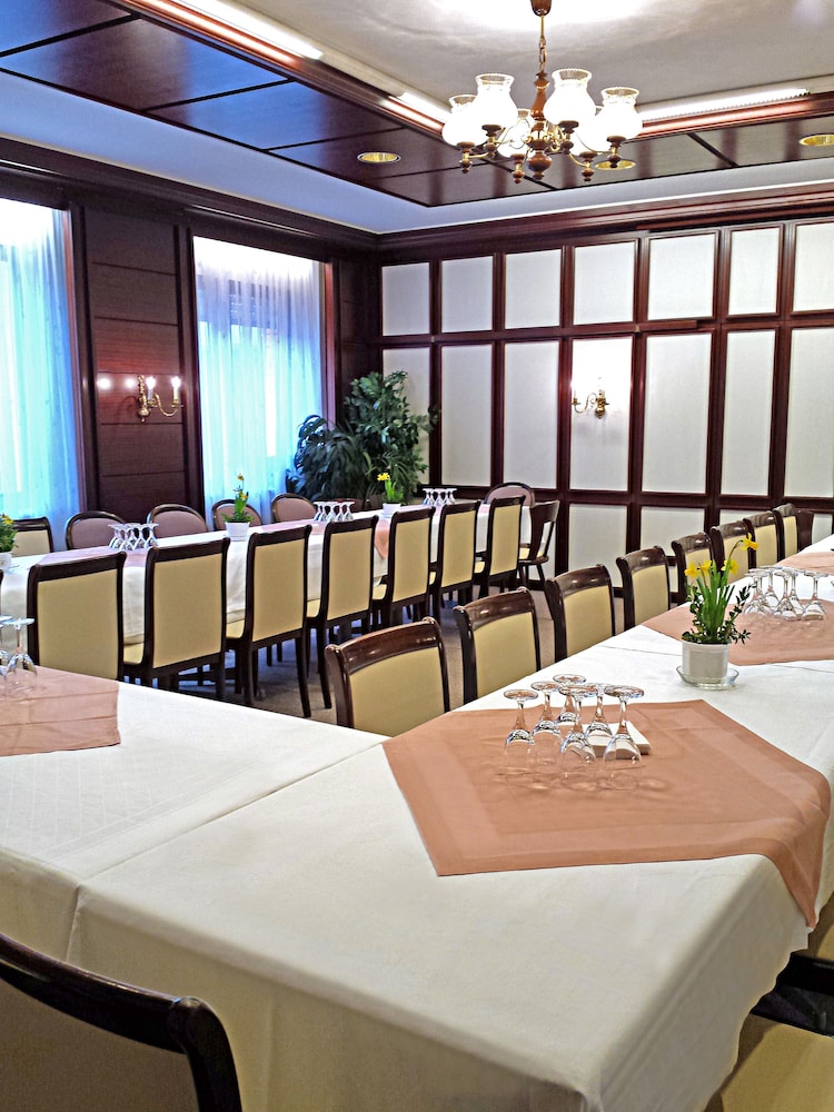 Gesundheitshotel Rossle 34/43