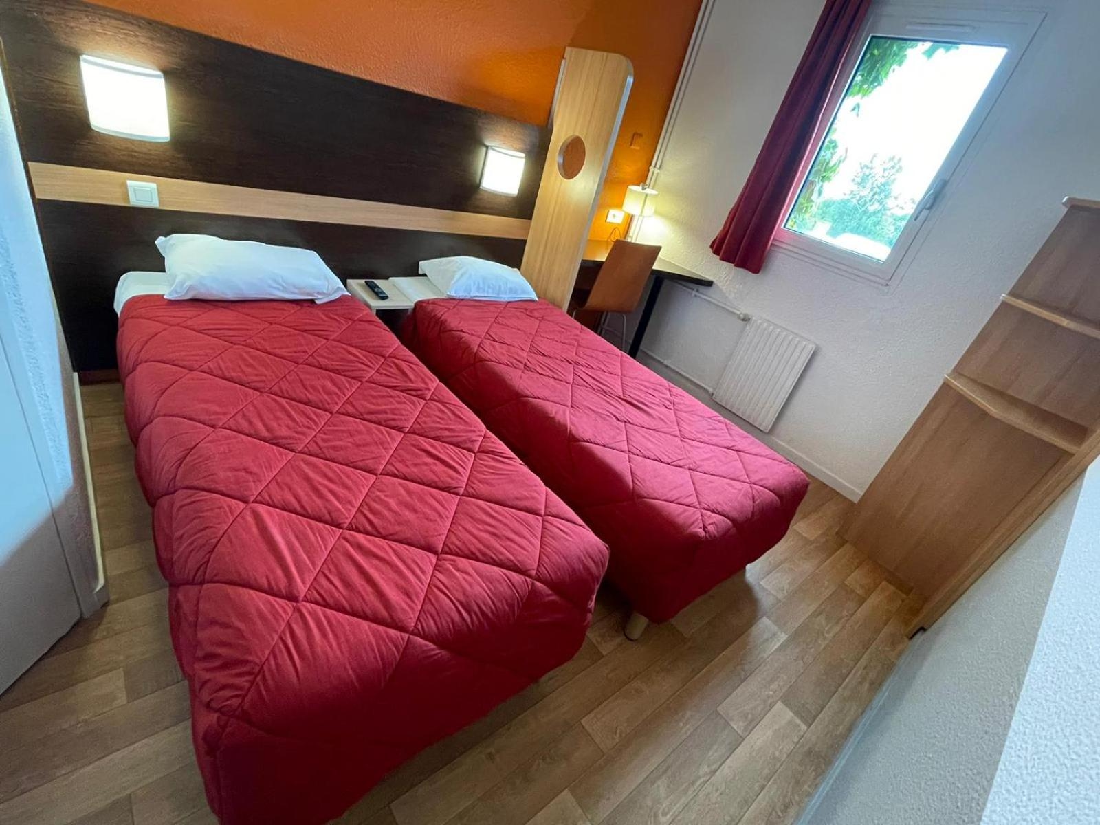 Duo, Twin Beds