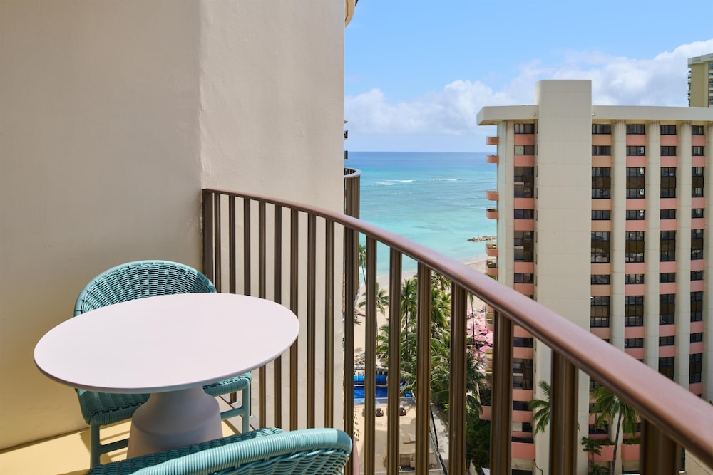 OUTRIGGER Waikiki Beach Resort 4/88