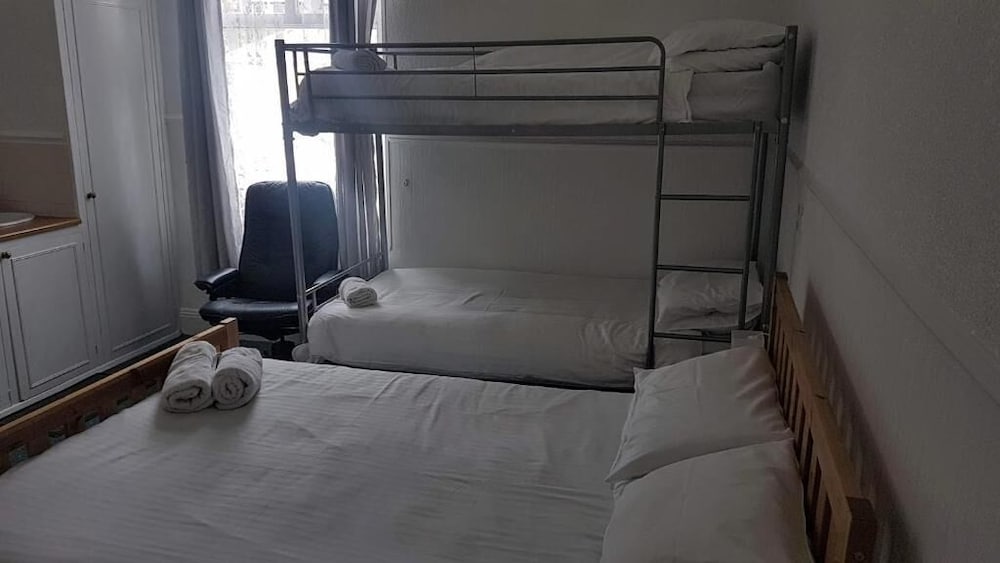 Brampton Guest House 23/50