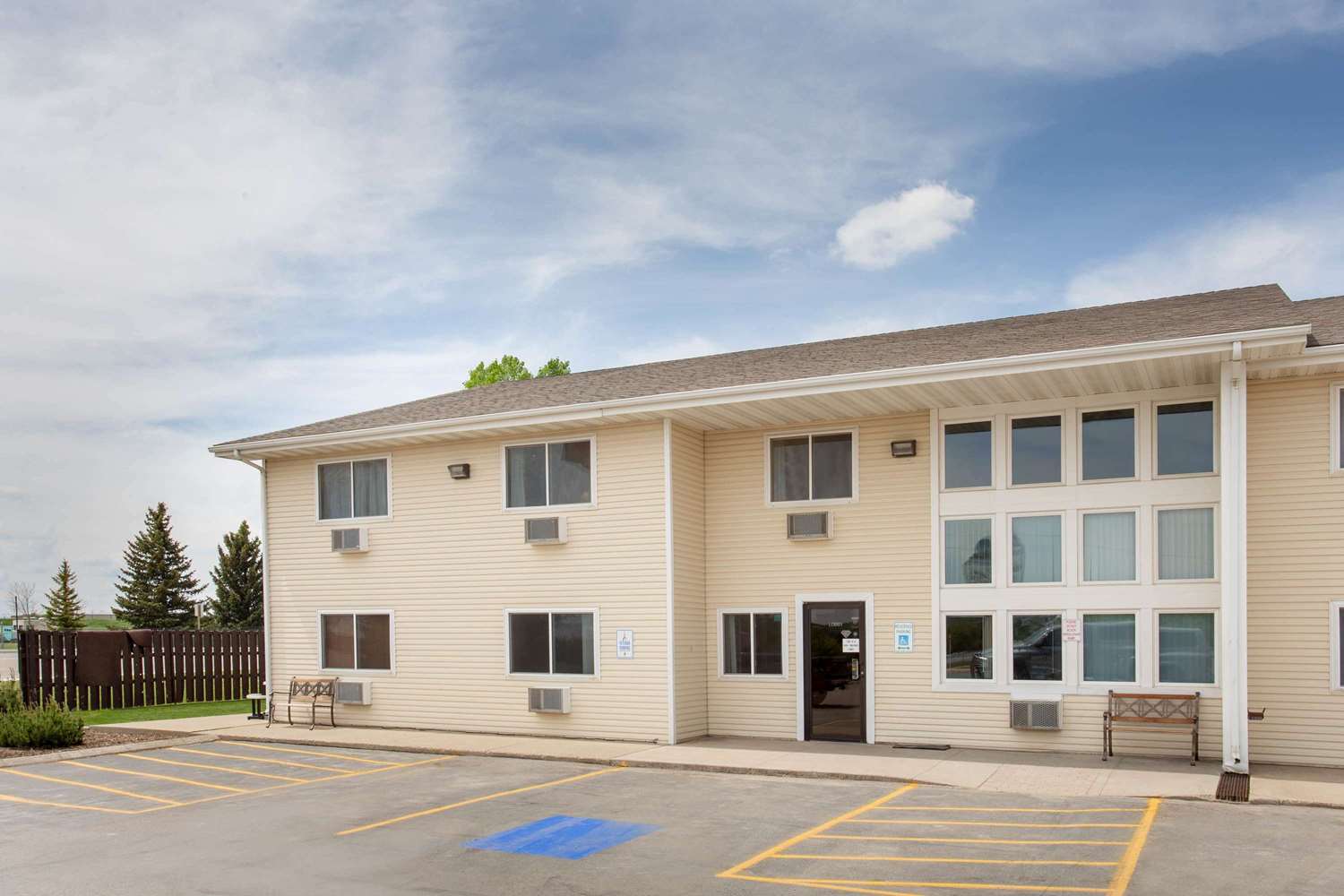 Super 8 by Wyndham Lewistown 5/51