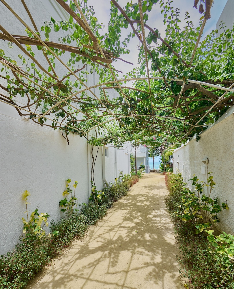 Le Beachclub Serviced Apartments And Villas 59/77