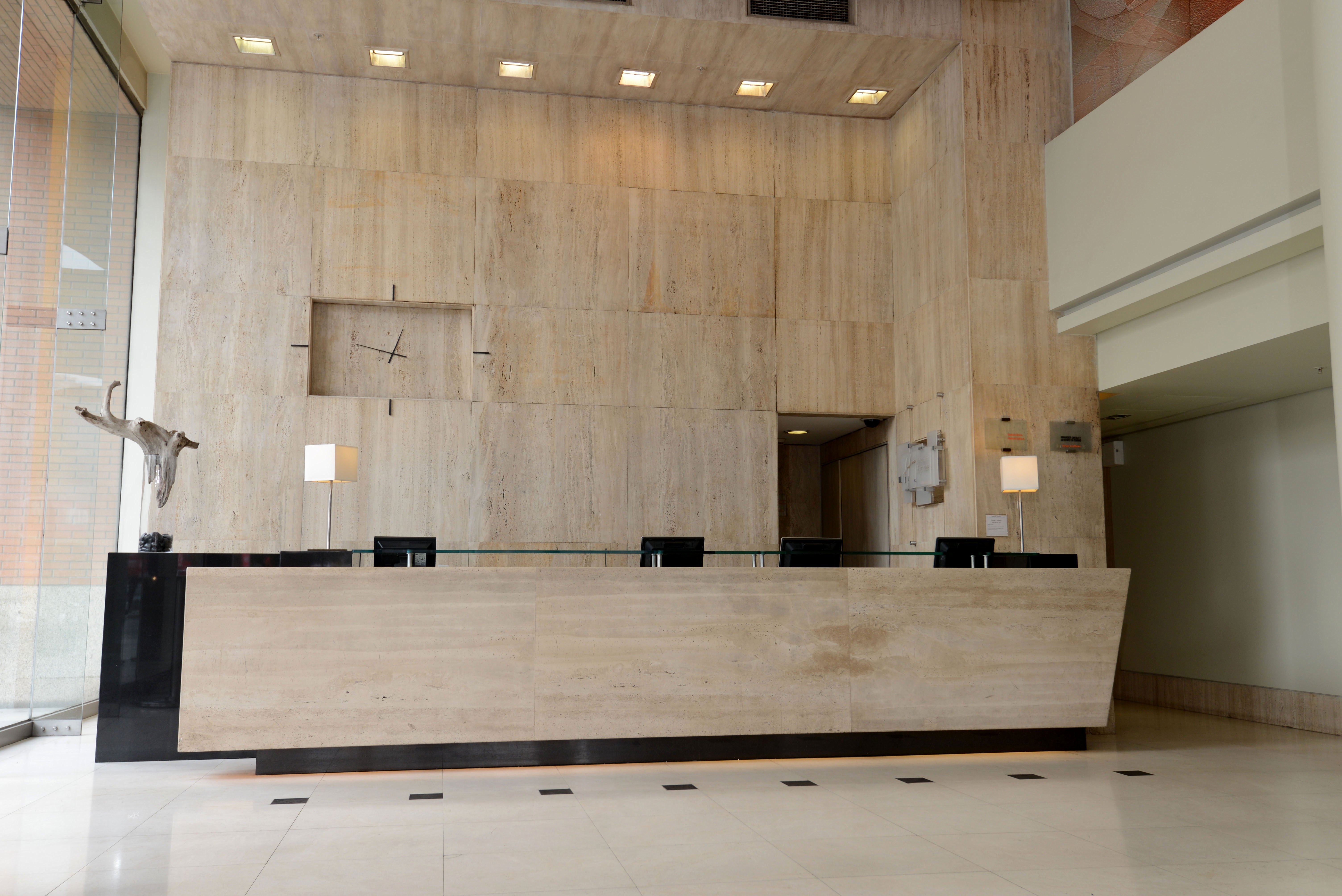 Holiday Inn Express Santiago Las Condes Former Holiday Inn Express Santiago el Golf 10/75