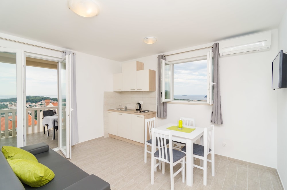 Apartments Villa Dadic 37/70