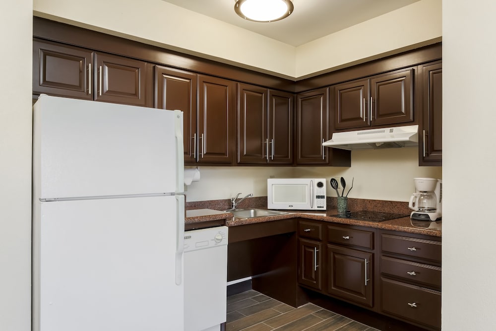 Staybridge Suites Philadelphia-Mt. Laurel 48/50
