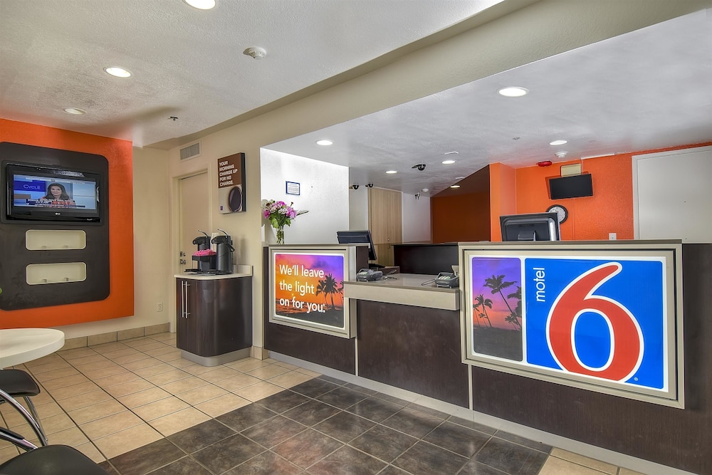 Motel6 Carlsbad, CA Beach 11/50