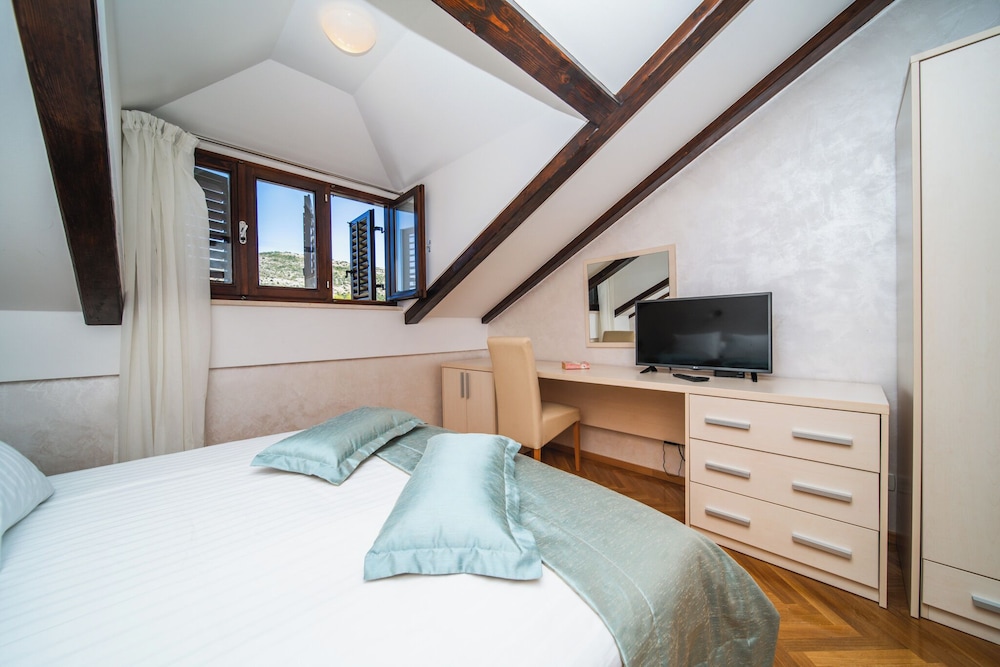 5 BEDROOMS, LUXURY, VILLA, SEA VIEW, TERRACE