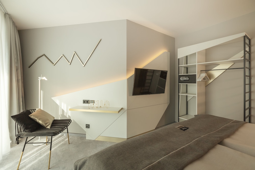 Holiday Inn - the niu, Coin Frankfurt Ostend by IHG 52/56