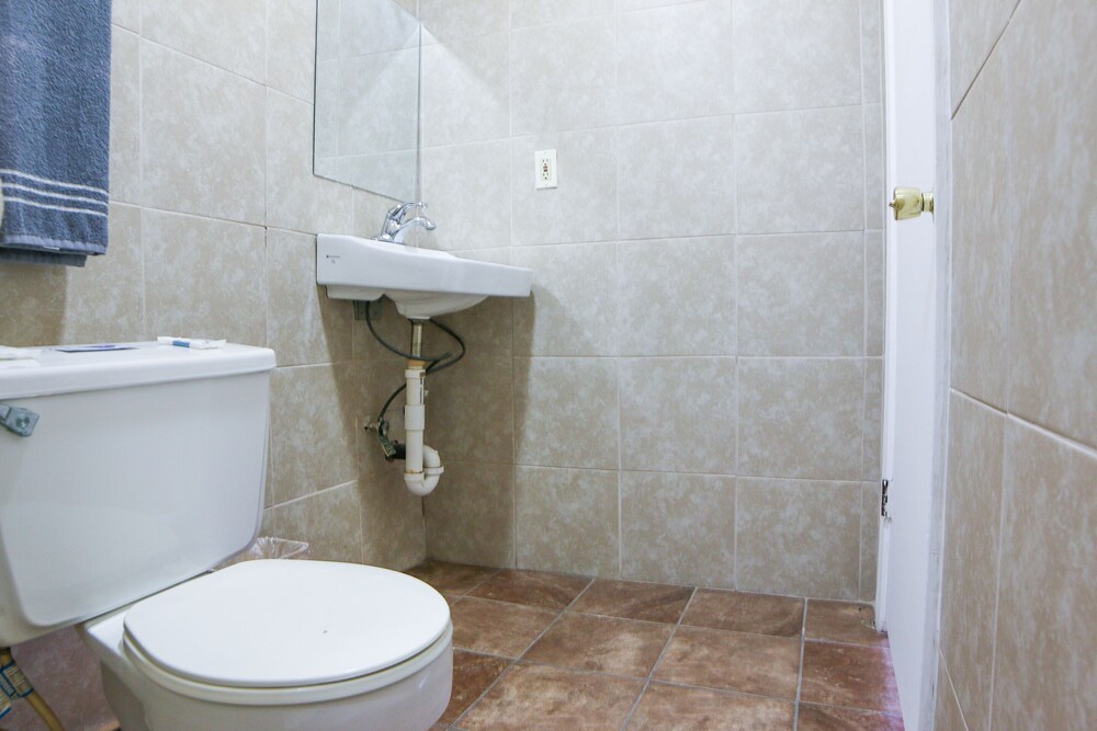 Economy Inn By OYO Lockport near Houma 28/34