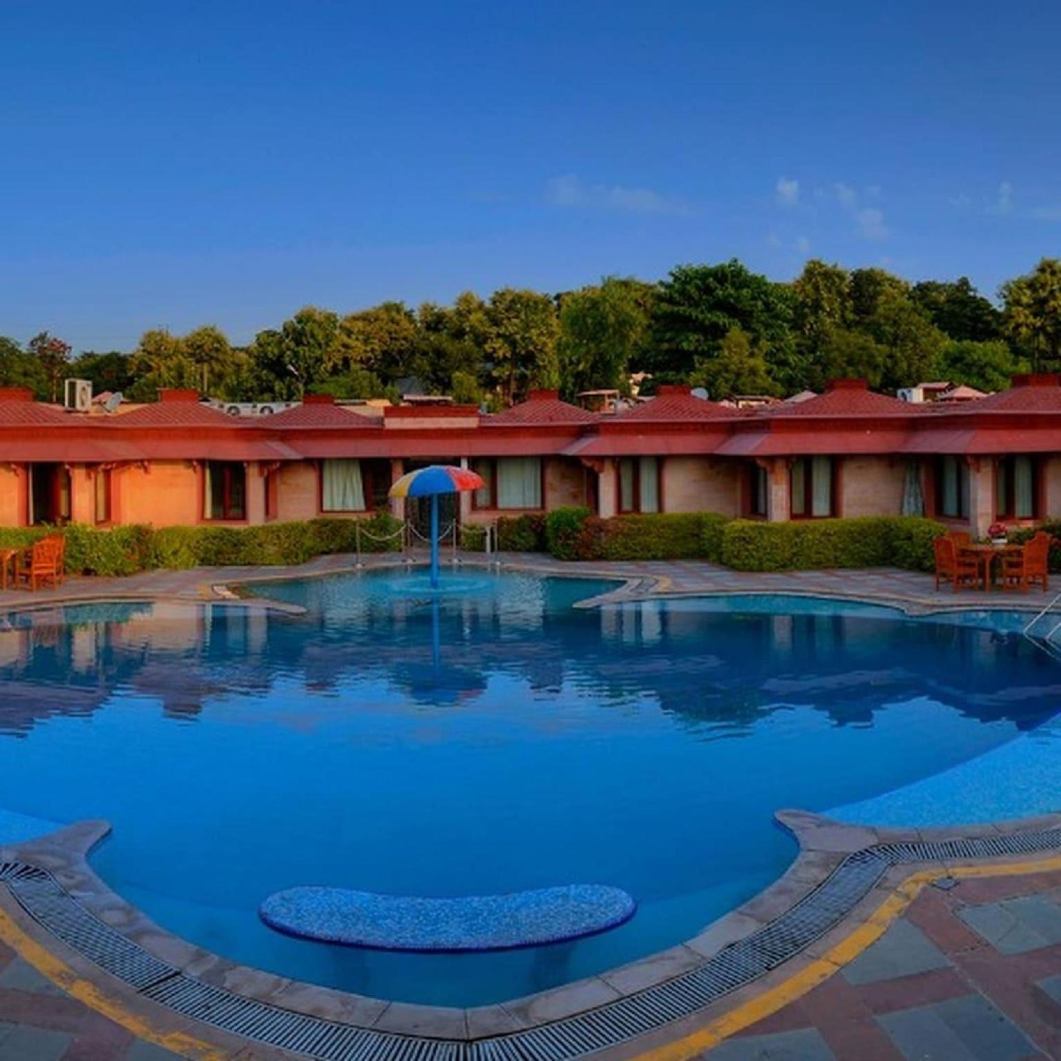 THE ORCHA RESORT. 38/39
