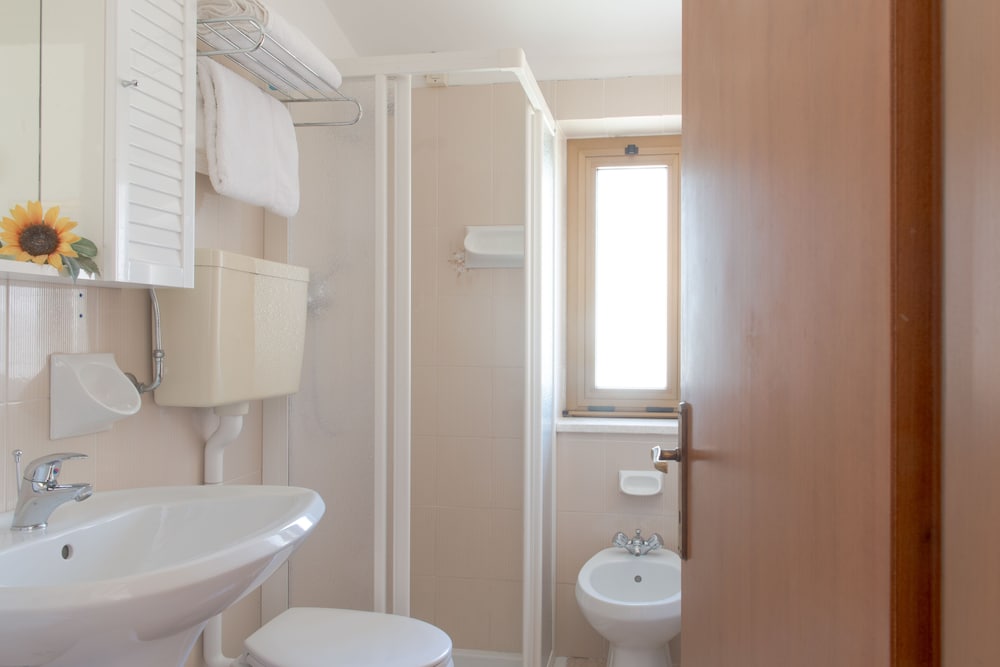 Village Hotel Lucia 49/50