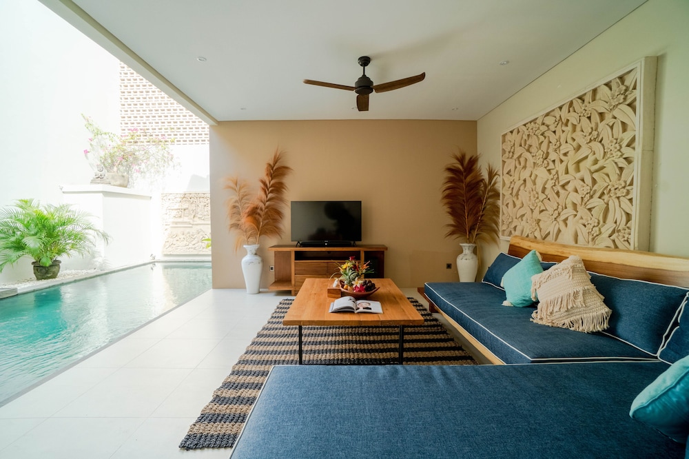 LAROSE VILLA 30/47