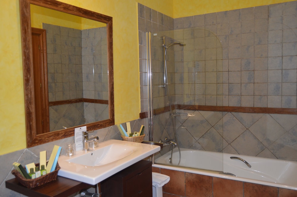 HOTEL USATEGIETA 47/50