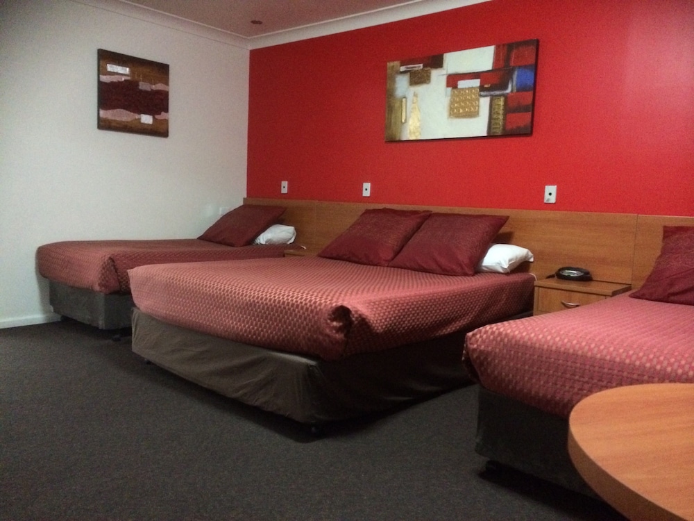 IBIS STYLES BROKEN HILL 34/48