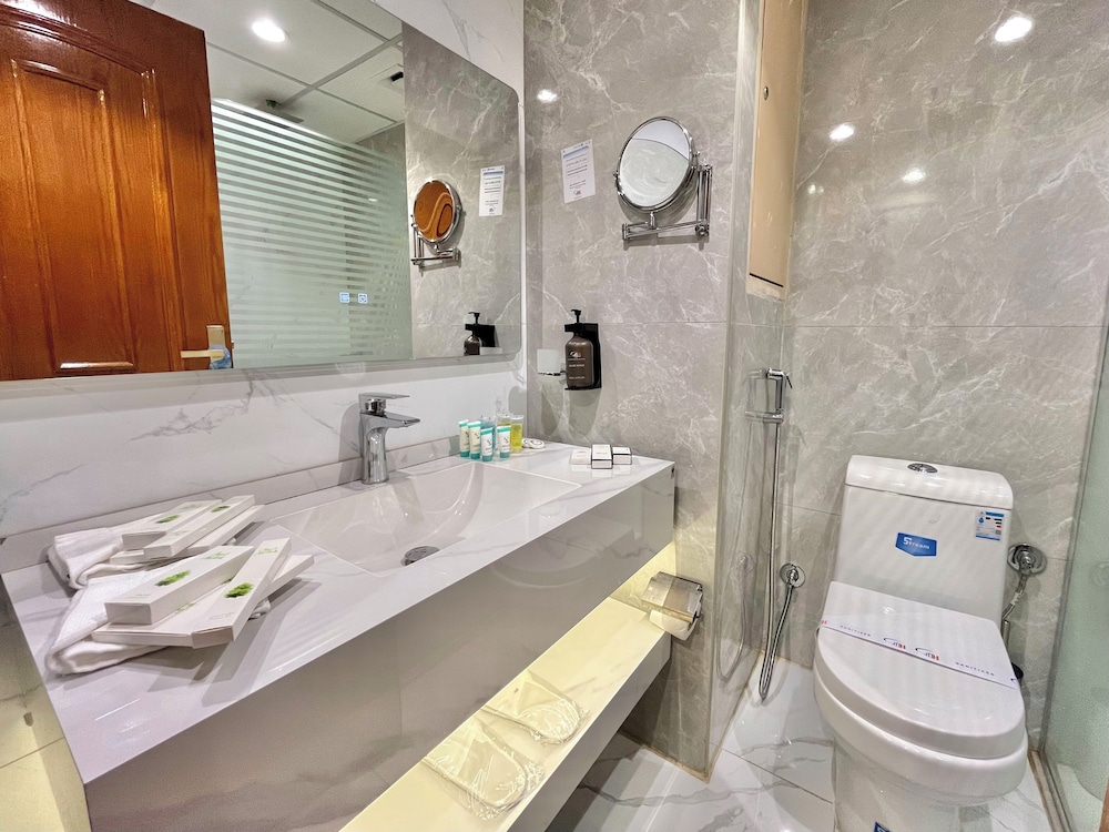 فندق زوار العالمي(Zowar Alalami hotel) 40/43