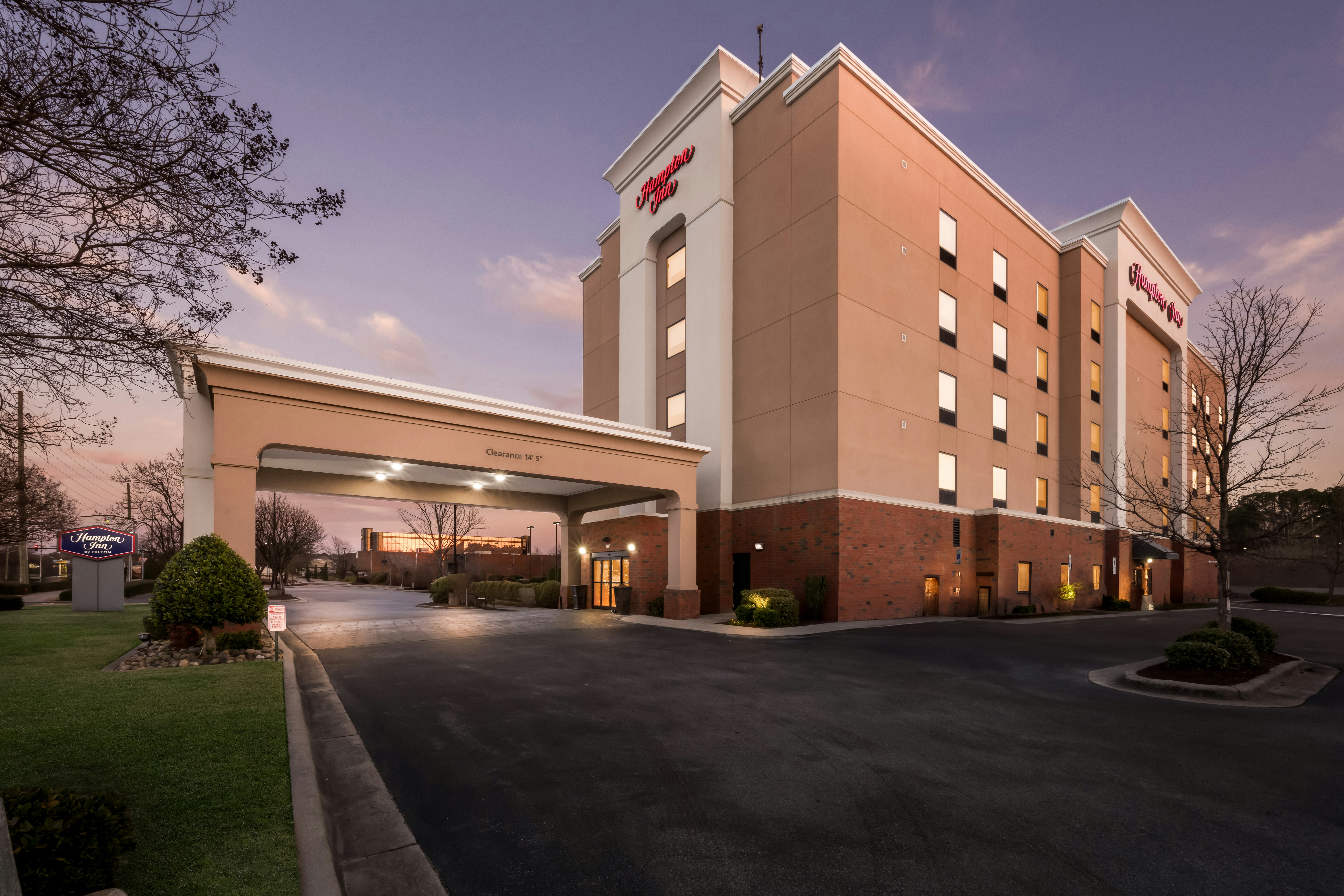 Hampton Inn Greenville, NC 8/81