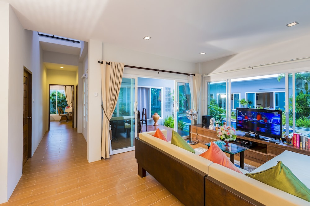 Irawan House 45/48