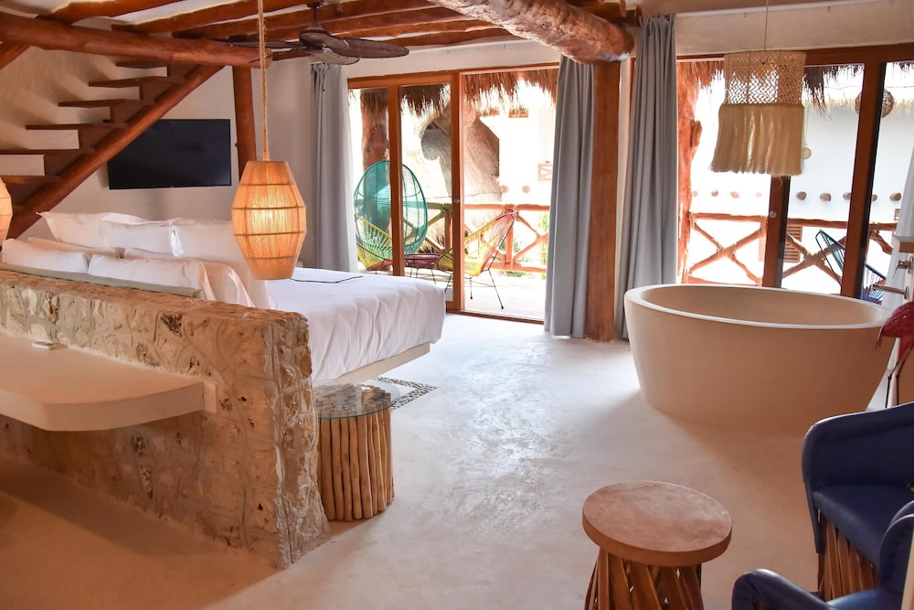 Soho Boutique Holbox 25/50