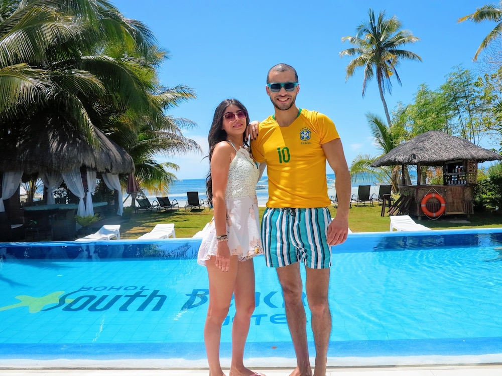 Bohol South Beach Hotel 66/74