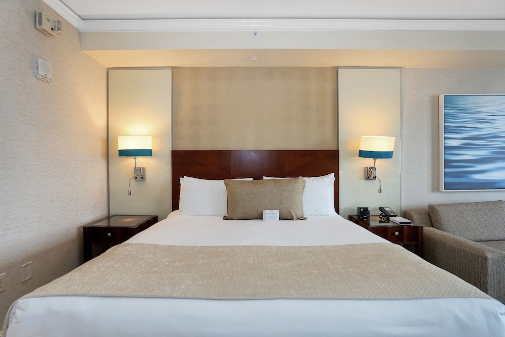 Trump International Beach Resort 37/116