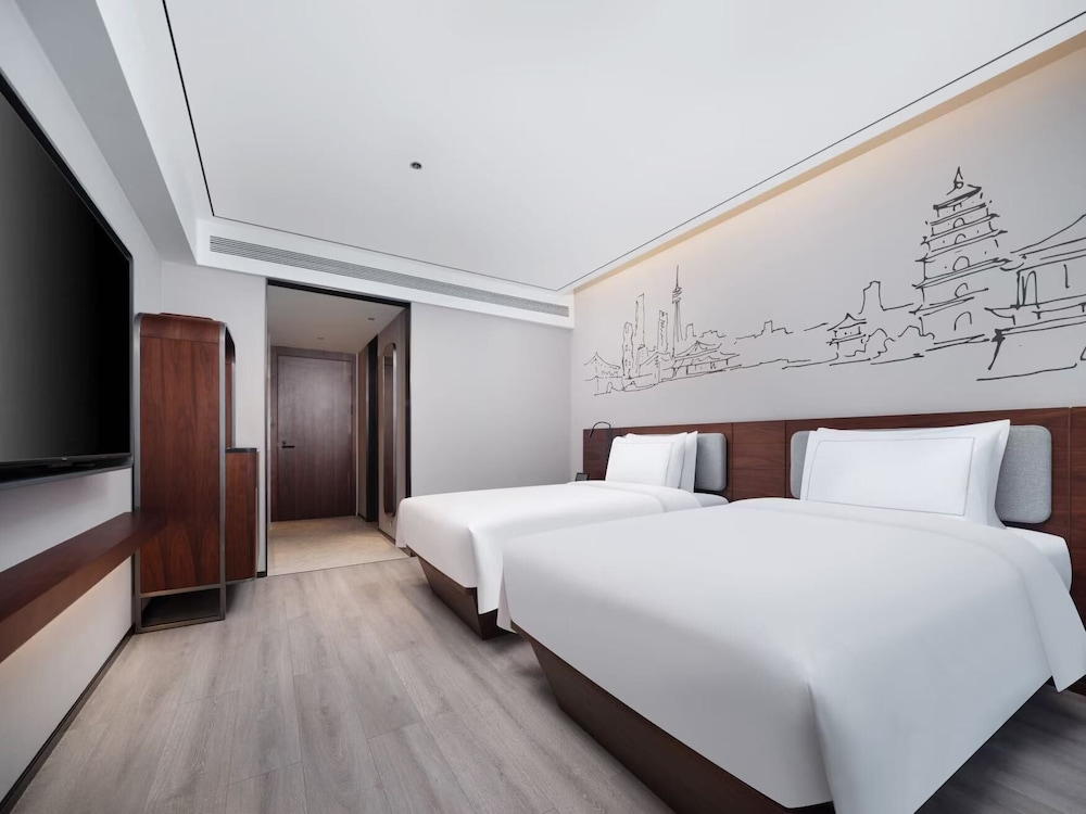 UrCove by Hyatt Xi'an Great Tang All Day Mall 15/25