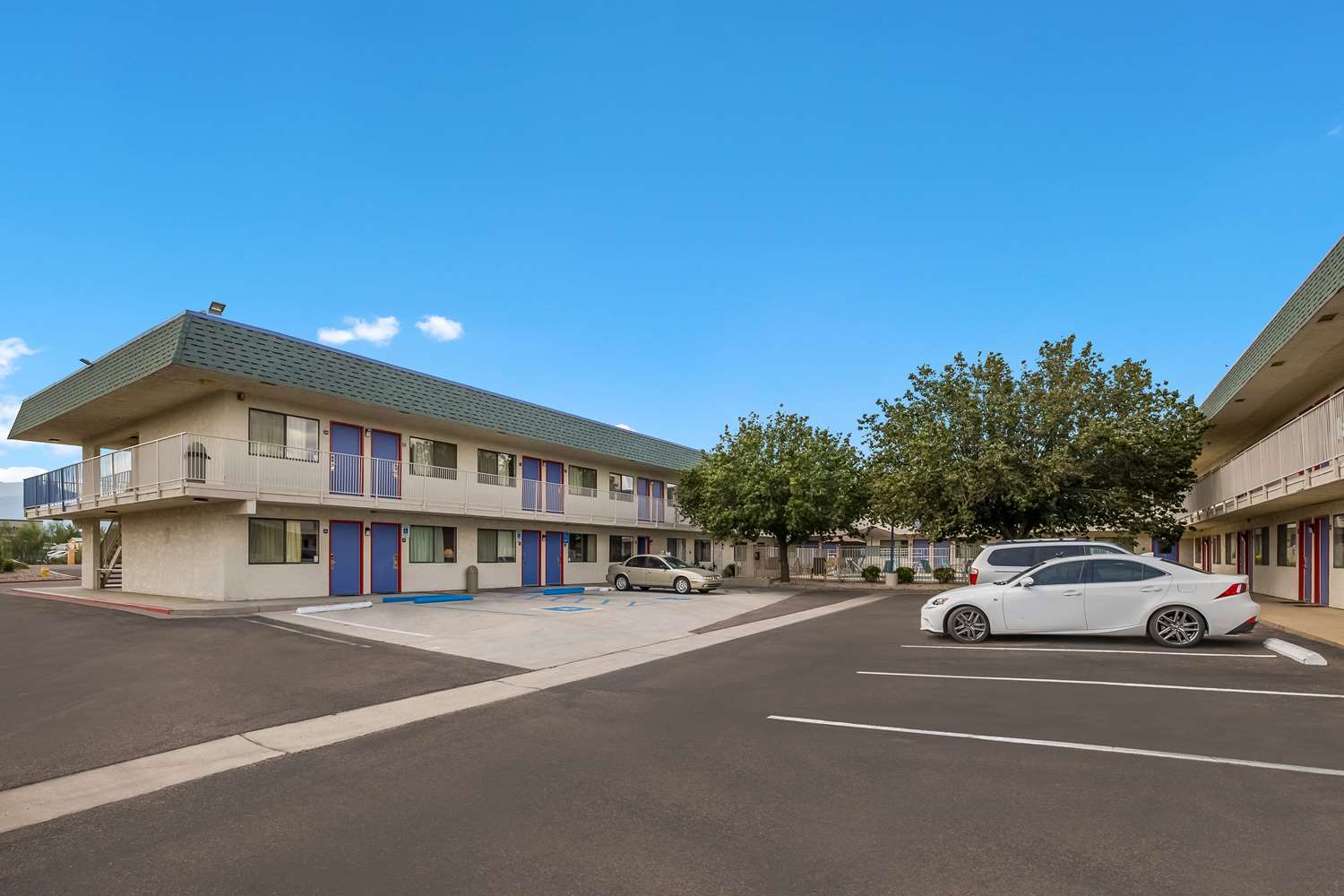 Knights Inn Sierra Vista East Fry 34/40