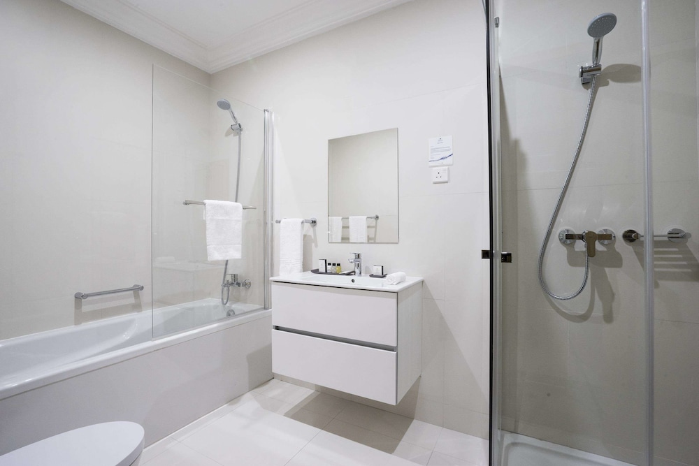 Fiesta Residences 66/67