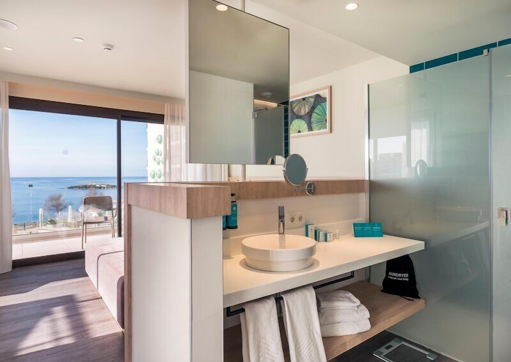 My Favorite Club, Twin Beds, Sea Front, Sea View، AluaSoul Palma Hotel - Adults only 6/7