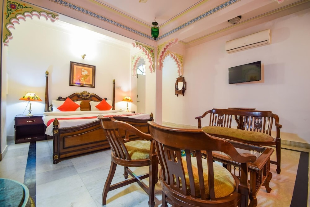 HOTEL RAJ PALACE 35/50