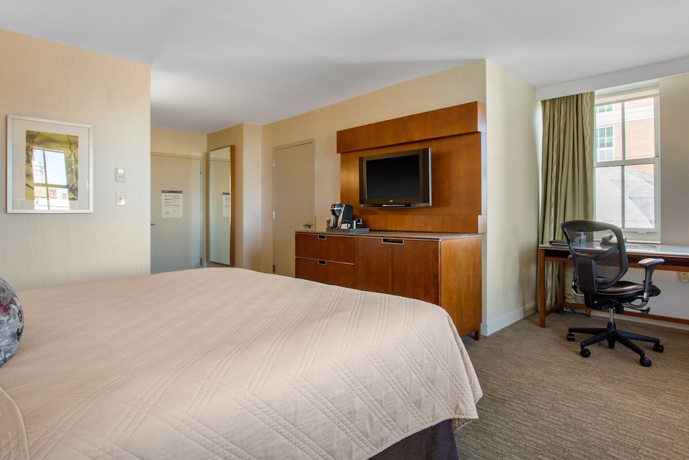 Omni Providence Hotel 30/75
