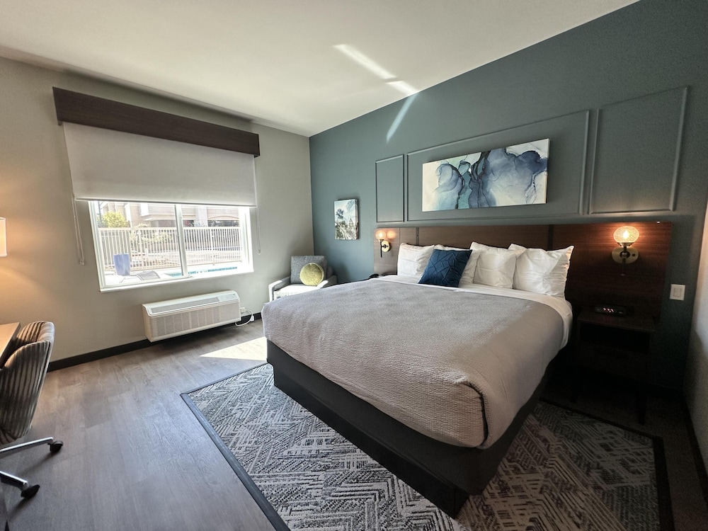 Best Western Plus Rialto 13/43