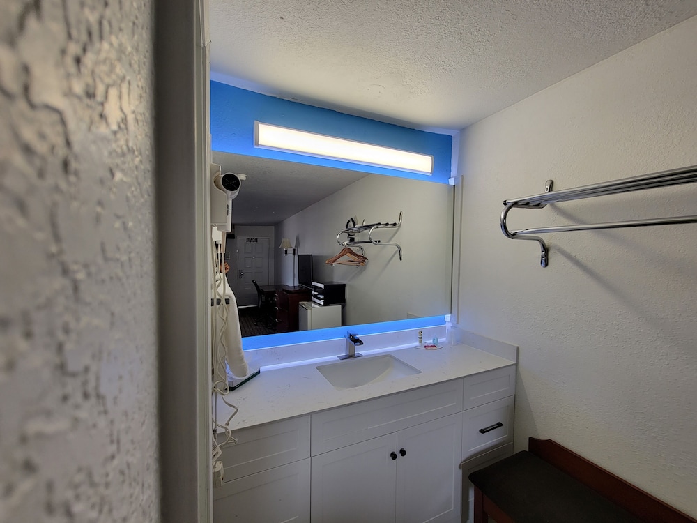 Days Inn by Wyndham Woodward OK 24/24