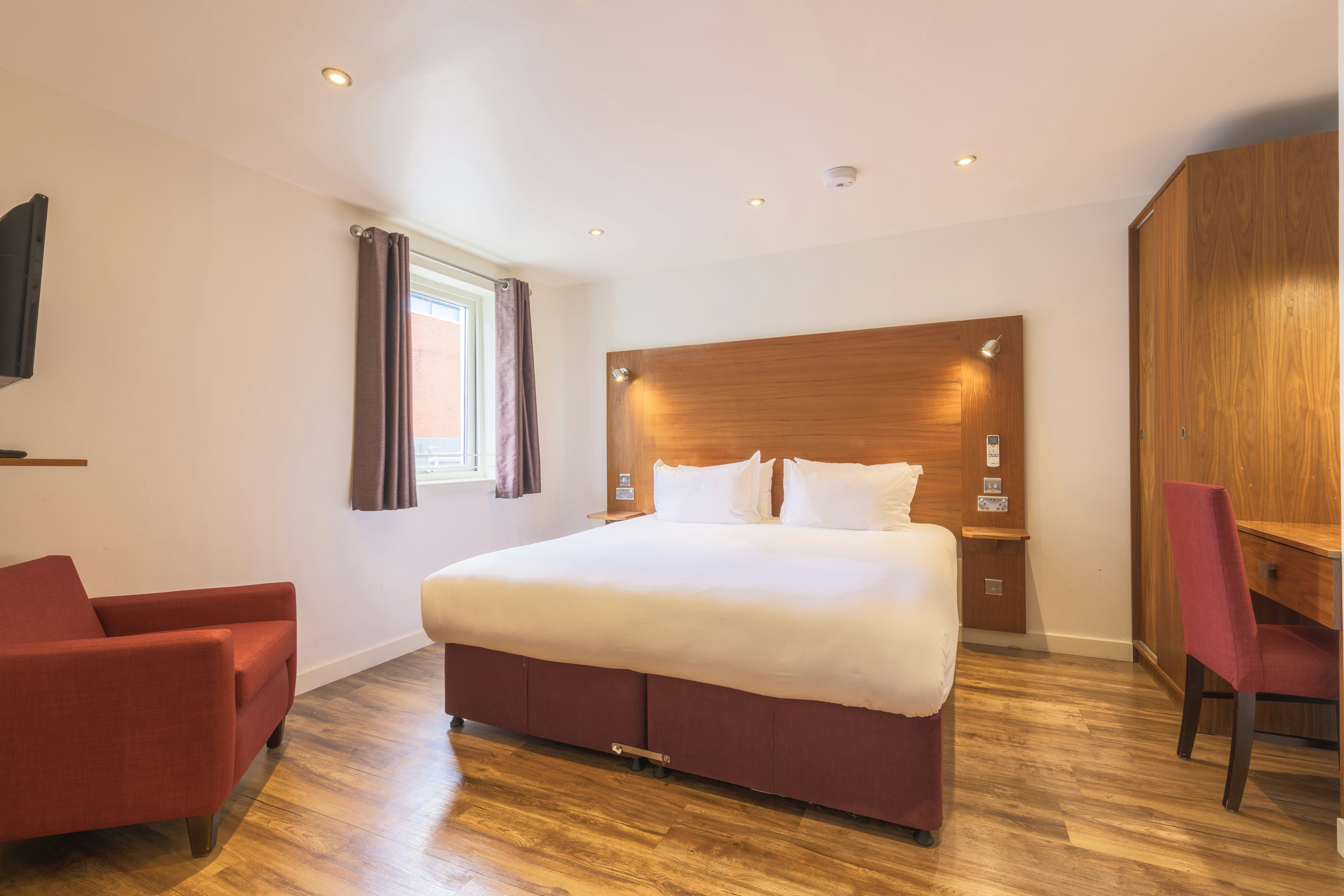 Holyrood Aparthotel 26/81
