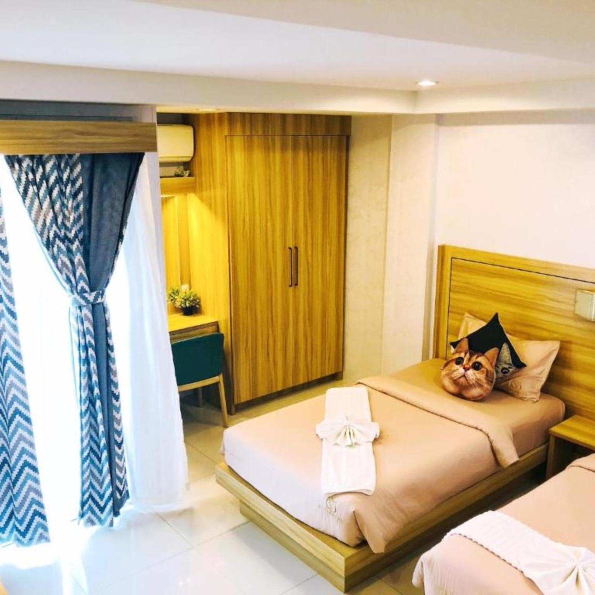 Room, Twin Beds
