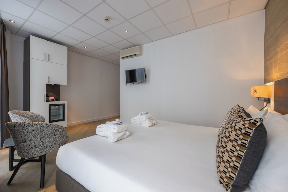 Hotel Amsterdam - De Roode Leeuw 29/59