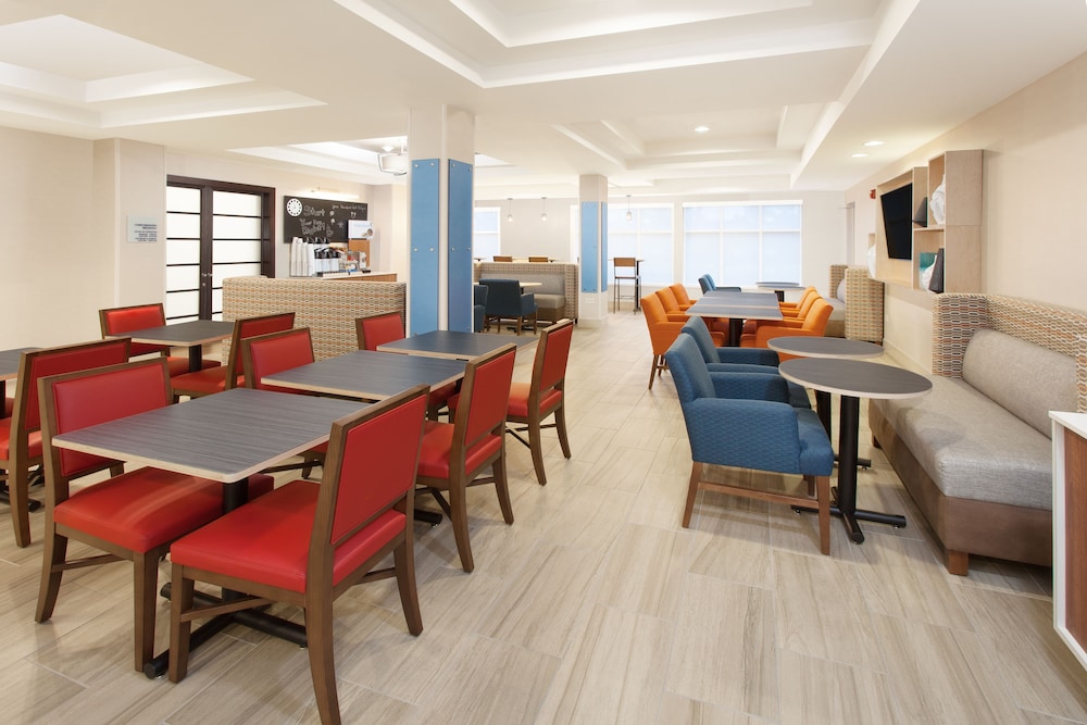Holiday Inn Express Hotel And Suites Lake Zurich Barrington 37/45