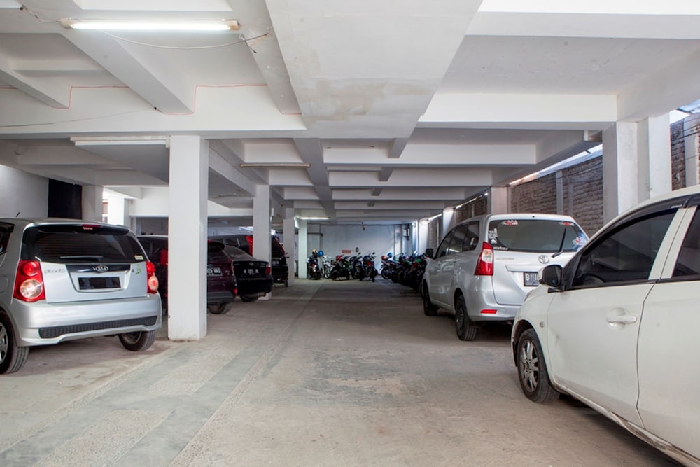 Reddoorz Plus Near Telkom Corporate University 21/29