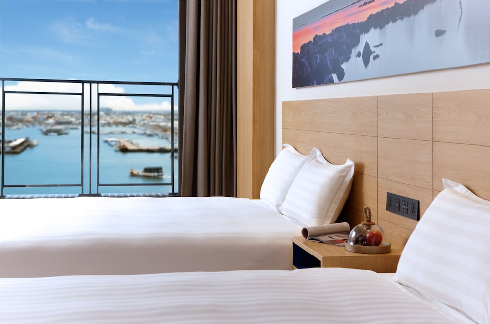 Discovery Hotel 22/65