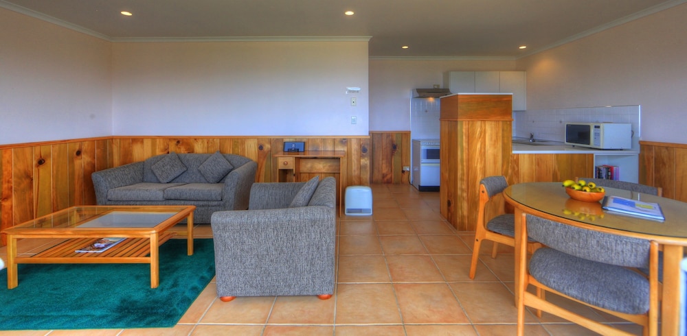 Islander Lodge Apartments 16/24