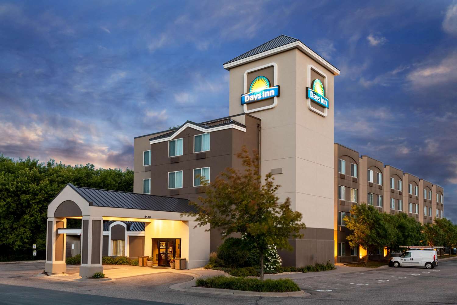 Days Inn by Wyndham Eagan Minnesota Near Mall of America 20/26